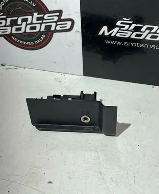 Volvo S60 AUX in-socket connector 30755609