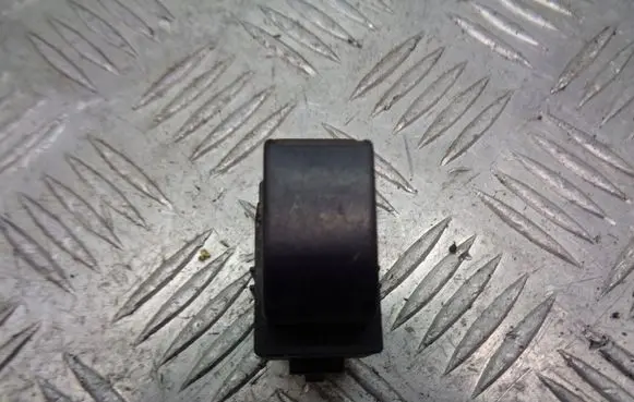 Toyota Avensis T250 Quarter vent window switch 8481005050