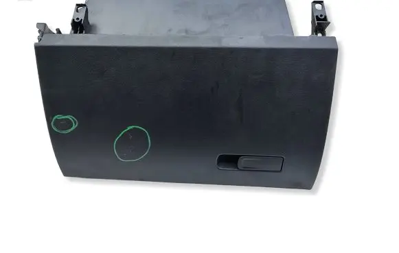 Mercedes-Benz A W177 Glove box 