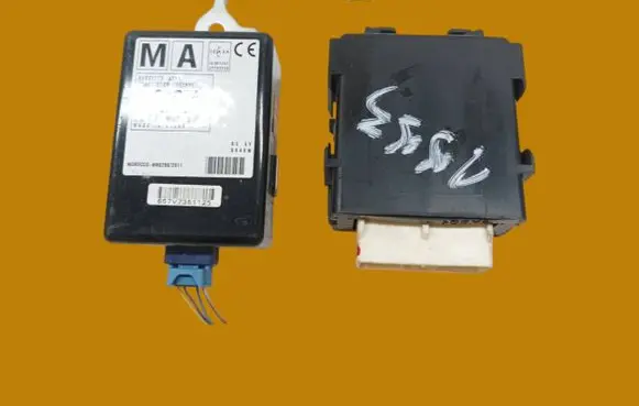 Toyota Auris E180 Other control units/modules 85940-02060