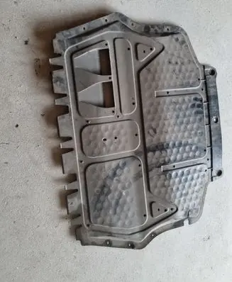 Nissan Navara D40 Engine splash shield/under tray