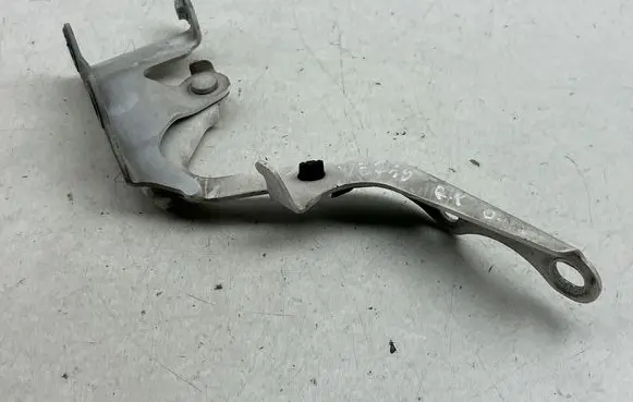 Toyota Verso Engine bonnet/hood hinges 