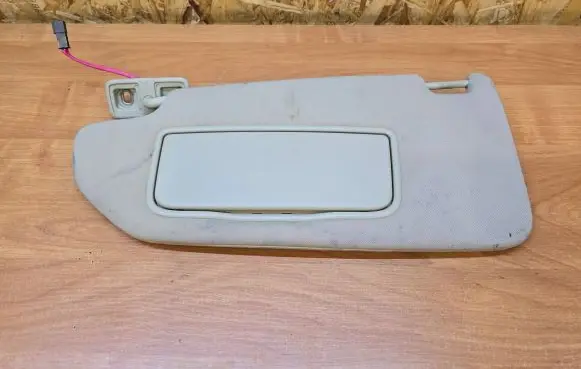 Sun visor