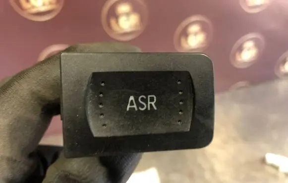 Traction control (ASR) switch