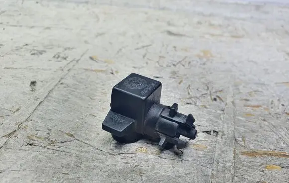 Opel Frontera B Outside/external air temperature sensor 