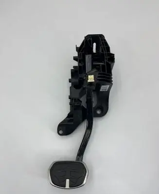 BMW 1 F40 Brake pedal 6860677 14127115