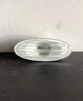 Nissan Leaf I (ZE0) Front fender indicator light SAEE208