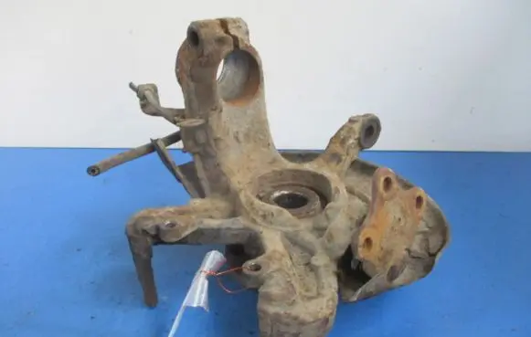 Skoda Fabia Mk2 (5J) Front wheel hub spindle knuckle