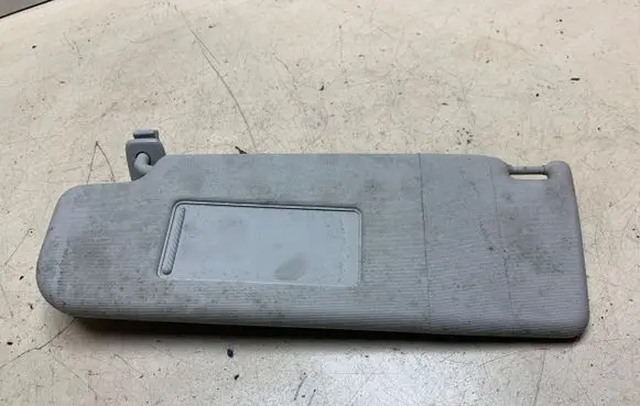 Volkswagen Golf VI Sun visor