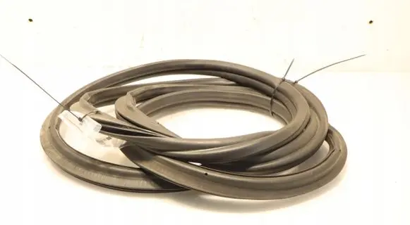 Skoda Fabia Mk4 (6VA) Seal rubber (tailgate) 