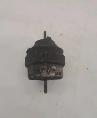 Volkswagen PASSAT B5 Engine mount bracket