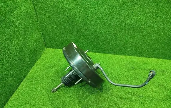 Renault Trafic III (X82) Brake booster 472100676R 93459280 32074433