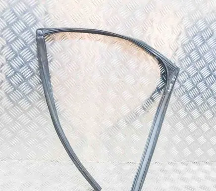 Rubber seal rear door