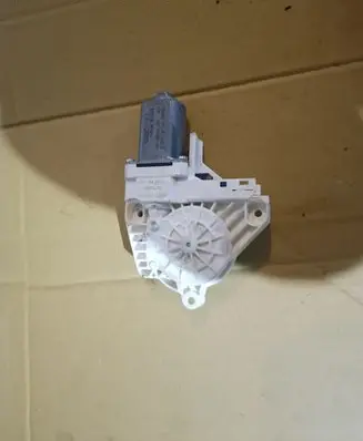 Audi A7 S7 4G Front door window regulator motor 8K0959802B