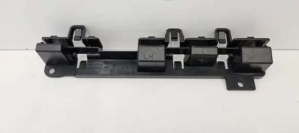 BMW 3 G20 G21 Sill supporting ledge 7428035