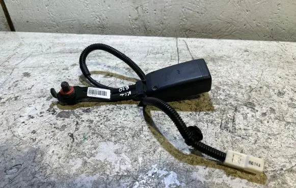 KIA Rio Front seatbelt buckle 888301W000HU L03180189