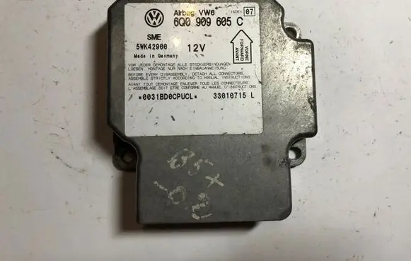Volkswagen PASSAT B5.5 Airbag control unit/module 6Q0909605C 5WK42900