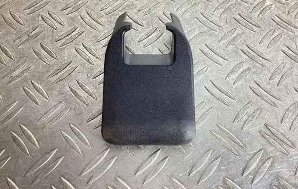 Lexus RX 450H Rear seat rail trim cover 7215748130