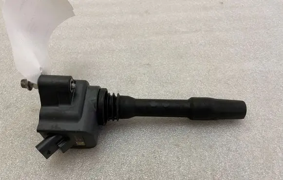 BMW 2 F46 High voltage ignition coil 8647463
