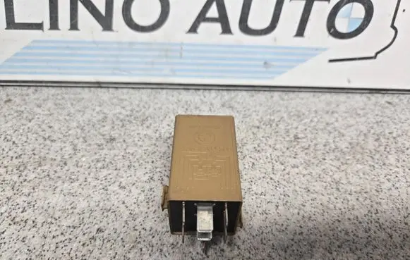 BMW 5 E39 Window control relay 61368384505