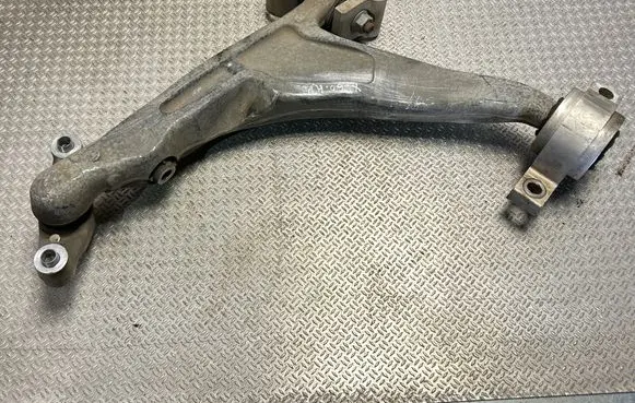 Front lower control arm/wishbone