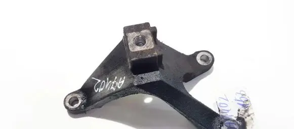 Mazda 3 I Engine mounting bracket