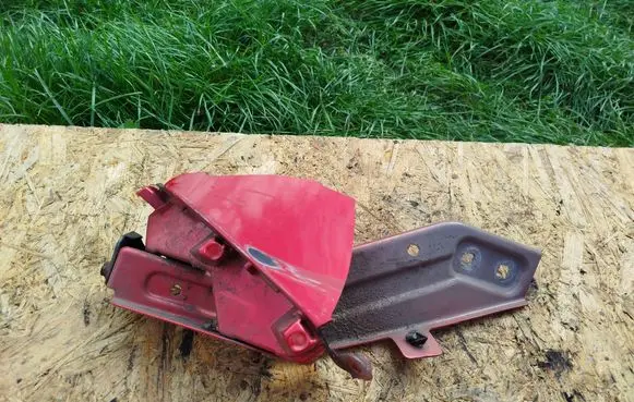 Renault Twingo III Fender mounting bracket 631439060R
