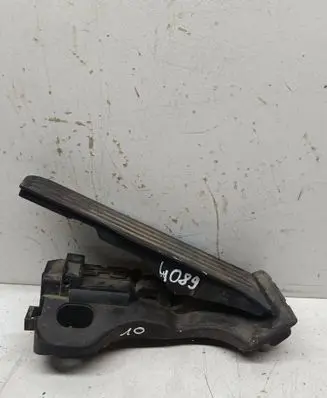 Volkswagen PASSAT B6 Accelerator throttle pedal 1K1721503L 6PV00860000