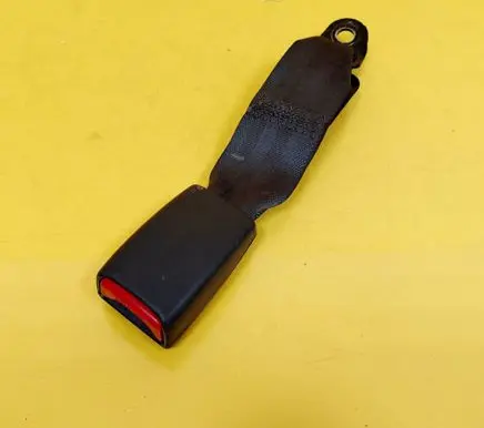 Mitsubishi Colt Rear seatbelt buckle 