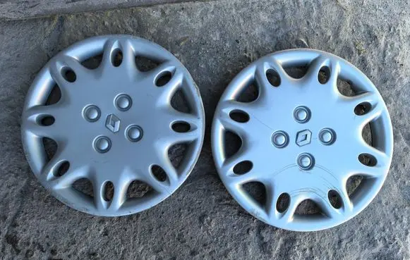 Renault Clio II R14 wheel hub/cap/trim 7700427190