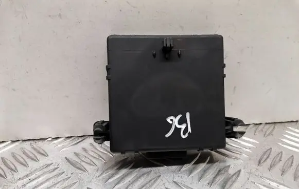 Volkswagen PASSAT B6 Gateway control module 3C0907530E 3C0907951