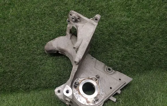 Opel Zafira C Engine mounting bracket 55574721