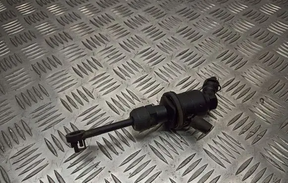 Nissan Note (E11) Clutch slave cylinder 