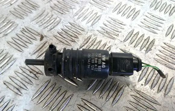 Volkswagen Touareg II Windscreen/windshield washer pump 1K6955651