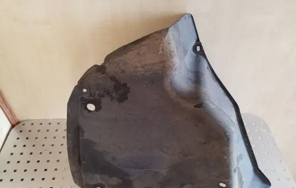 Audi A5 8T 8F Other under body part 8K0825219A