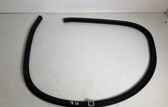 Ford Mustang VI Front door rubber seal
