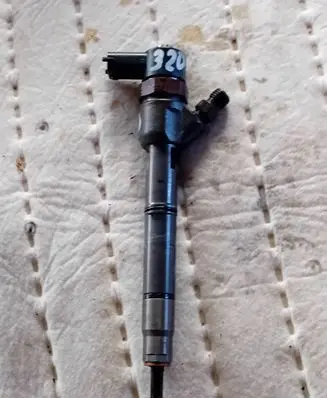 KIA Ceed Fuel injector 0445110320