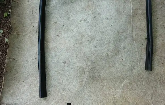 Jaguar XF X250 Rear door windshield rail 