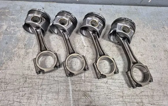 Volkswagen PASSAT B6 Piston with connecting rod