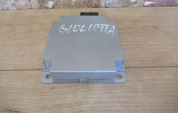 Alfa Romeo Giulietta Trunk lid opening control unit 