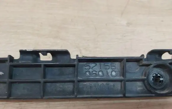 Toyota Camry Dash center air vent grill 52158-06010