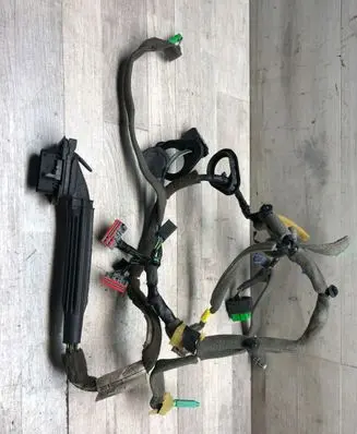 Volvo XC70 Front door wiring loom 30728406
