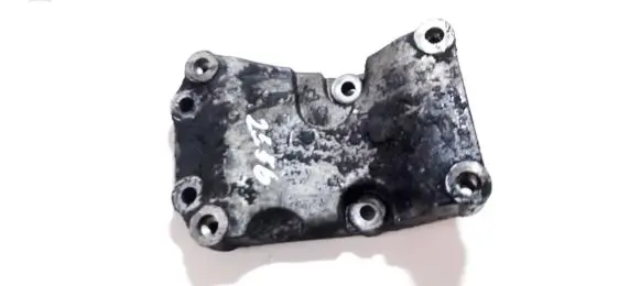Ford Focus Engine mounting bracket 98ff19d624ab