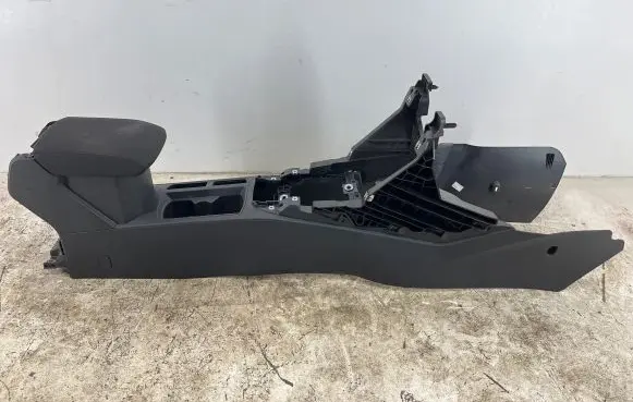 Volkswagen T-Roc Center console 2GA863241A