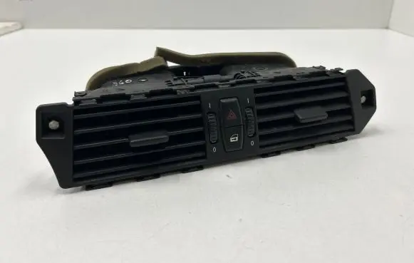 BMW 5 E60 E61 Dash center air vent grill