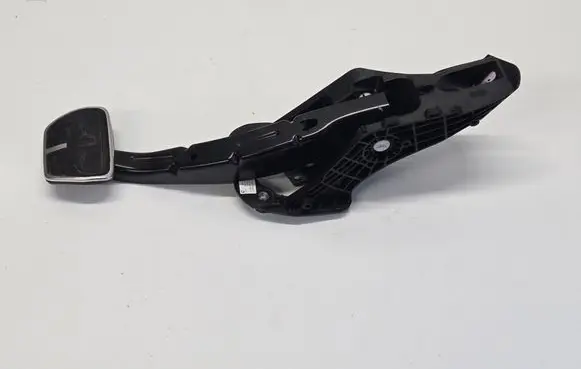 BMW 5 G60 G61 Brake pedal 6896510