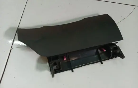 Toyota Yaris Glove box 5543752040