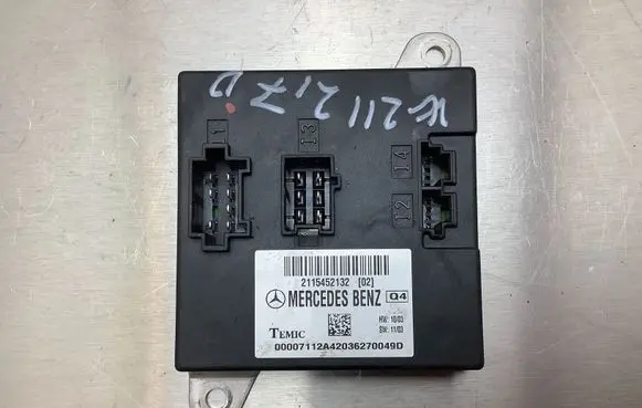 Mercedes-Benz E W211 Comfort/convenience module 2115452132