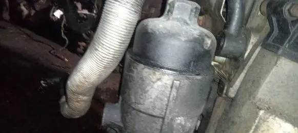 Chevrolet Cruze Oil filter cover 