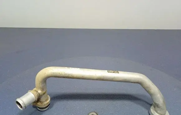 Engine coolant pipe/hose